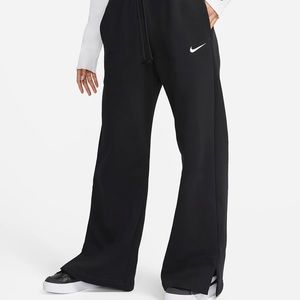 Nike Sportswear Phoenix Fleece
Women's High-Waisted Wide-Leg Sweatpants